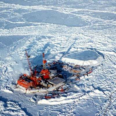 Строительство искусственных ледовых островов в условиях Арктики