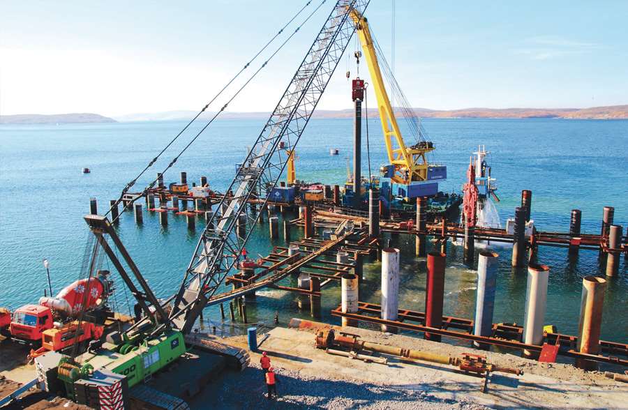 Auxiliary vessel berth construction. Port of Severomorsk (Barents sea basin)
