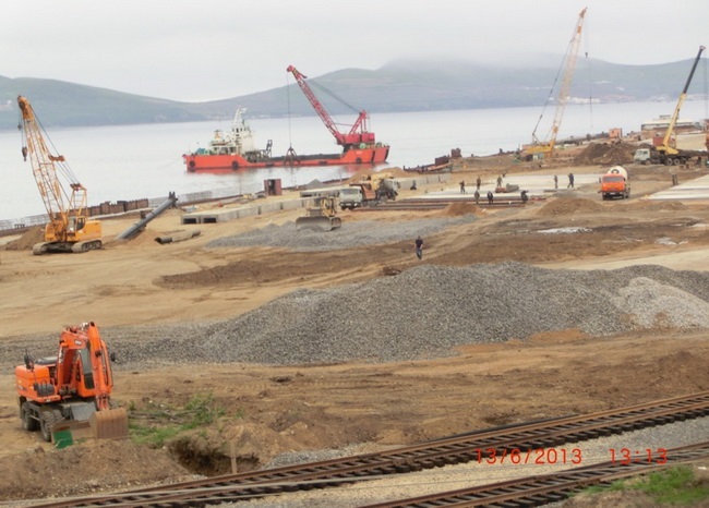 Строительство порта Раджи. Панорама строительной площадки